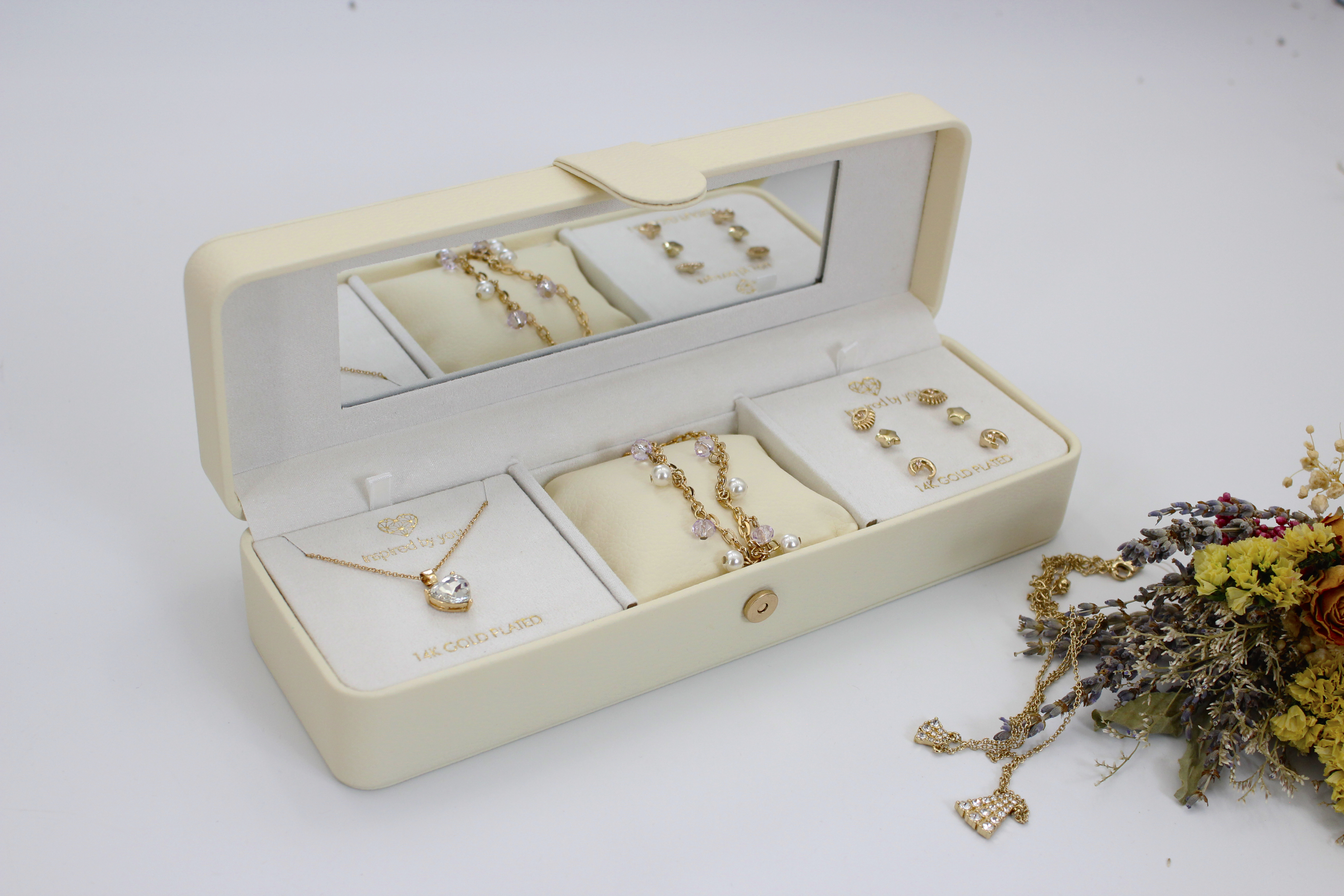 5 Types of China Velvet Interior Jewelry Boxes