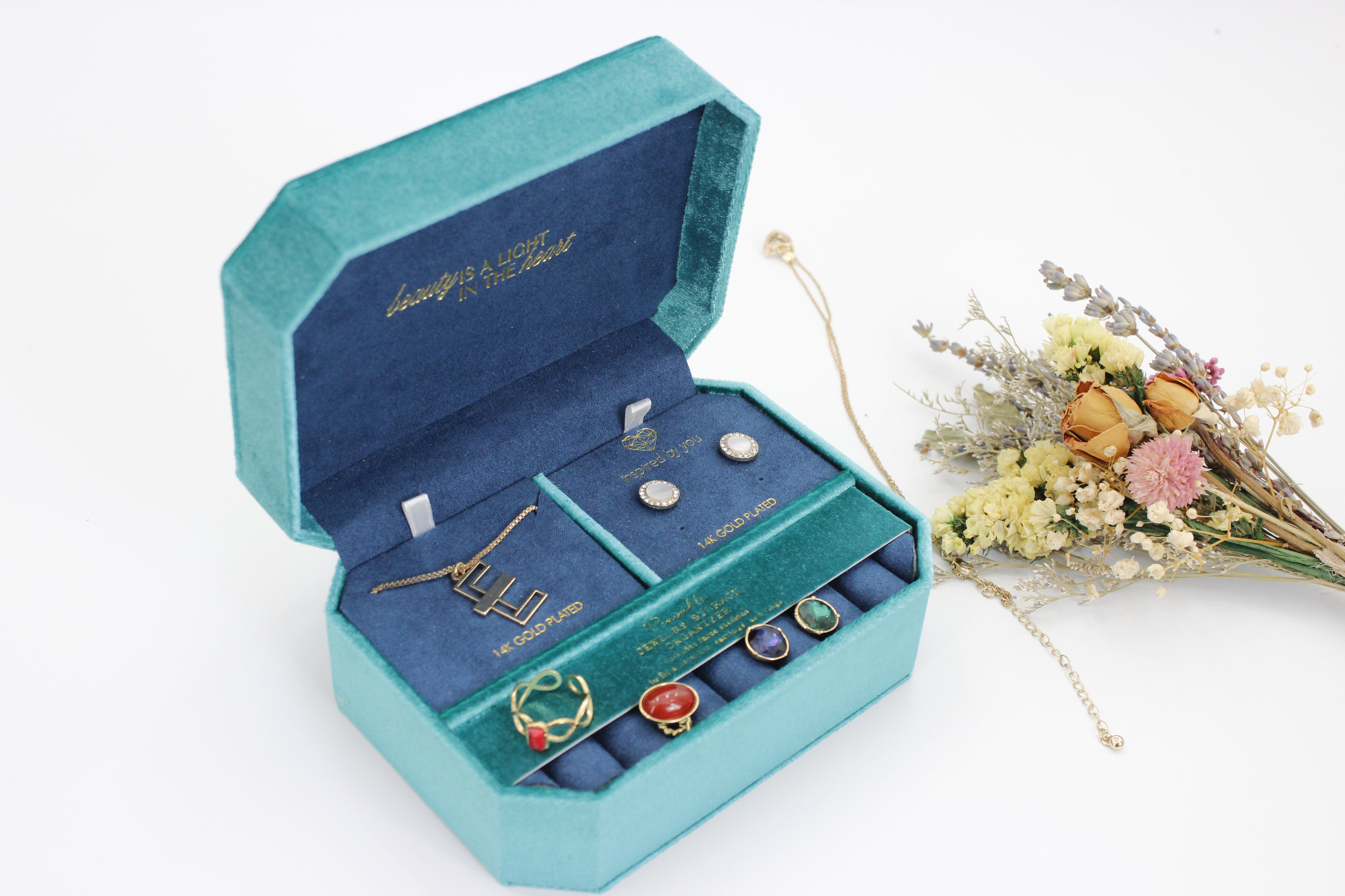 5 Tips for Choosing China Custom Logo Jewelry Boxes